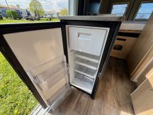 Furgonato Sunlight Cliff 600 Entry - letto trasversale 4 posti usato image preview