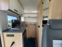 Semintegrale Sunlight V 60 Adventure Edition compatto  4 posti nuovo image preview