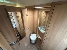 Semintegrale Sunlight T 65 - Letto trasversale, Garage, Portamoto 5 posti usato image preview