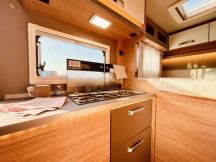 Semintegrale Weinsberg X-CURSION VAN EDITION [PEPPER] // CAMBIO AUTOMATICO 4 posti usato image preview