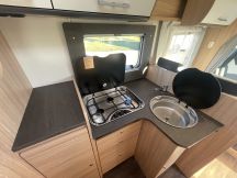 Semintegrale Sunlight T 67 S Letti Gemelli 4 posti usato image preview