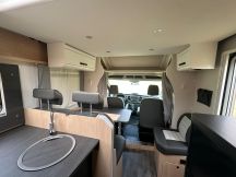 Semintegrale Sunlight T 680 ADVENTURE EDITION - LETTI GEMELLI - GARAGE 4 posti nuovo image preview