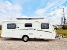 Caravan Eriba CARAVAN ERIBA FEELING 442 5 posti usato image preview