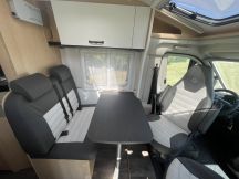 Semintegrale Sunlight V 66 ADVENTURE LETTI GEMELLI 4 posti nuovo image preview