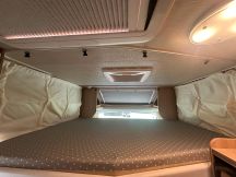 Semintegrale Sunlight T 65 - Letto trasversale, Garage, Portamoto 5 posti usato image preview