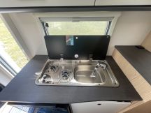 Semintegrale Sunlight V 66 ADVENTURE LETTI GEMELLI 4 posti nuovo image preview