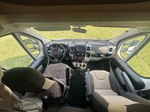 Semintegrale Sunlight T 65 - Letto trasversale, Garage, Portamoto 5 posti usato image preview