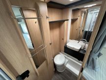 Semintegrale Sunlight T 680 ADVENTURE EDITION - LETTI GEMELLI - GARAGE 4 posti nuovo image preview