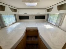 Semintegrale Sunlight T 68 C Adventure Edition - Letti gemelli, dinette face to face 4 posti nuovo image preview