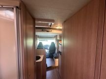 Semintegrale Sunlight T 65 - Letto trasversale, Garage, Portamoto 5 posti usato image preview