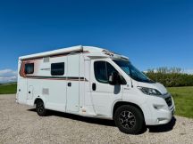 Semintegrale Weinsberg CaraCompact 600 MEG Edition Pepper  4 posti usato image preview