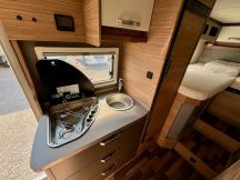 Semintegrale Weinsberg CARACOMPACT SUITE MB 640 MEG EDITION PEPPER LETTI GEMELLI 4 posti usato image preview