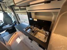 Furgonato Buerstner CAMPEO SKYLINE C 600 - TETTO A SOFFIETTO - CAMBIO AUTOMATICO  4 posti nuovo image preview