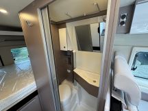 Furgonato Buerstner ELISEO C 602 - TETTO A SOFFIETTO - CAMBIO AUTOMATICO  4 posti nuovo image preview