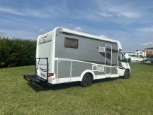 Semintegrale Sunlight T 65 - Letto trasversale, Garage, Portamoto 5 posti usato image preview