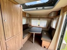 Caravan Eriba FEELING 425 CON TETTO SOLLEVABILE 5 posti nuovo image preview